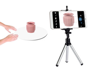 Процесс видеосъёмки предмета во вращении на поворотном столе